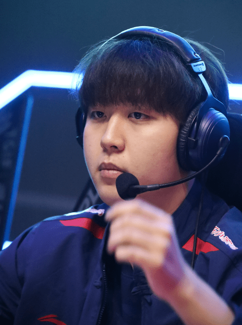 开云中国-从Scout在瑞士队比赛中状态火爆到多特蒙德关键时刻刷新队史纪录，今晚上海久事状态回暖