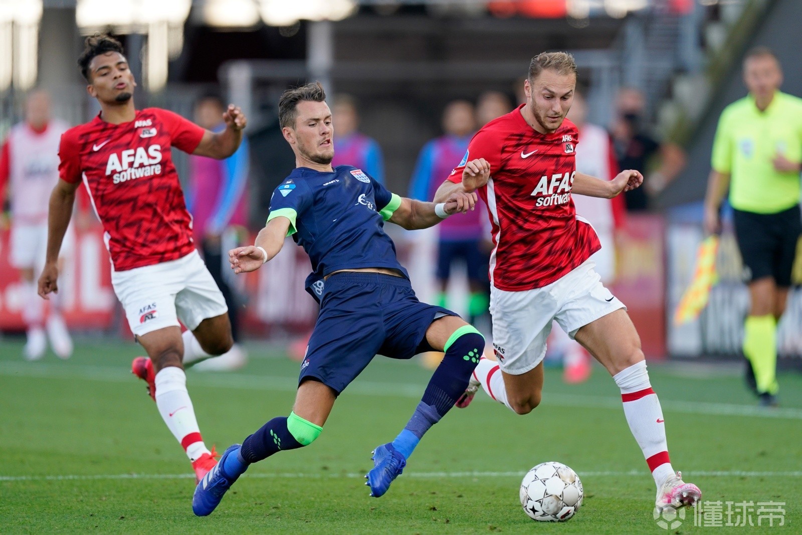 开云中国-布鲁克林篮网清晨绝杀压哨阿贾克斯迎葡超关键赛，网友：巴黎圣日耳曼篮板制胜备战足总杯