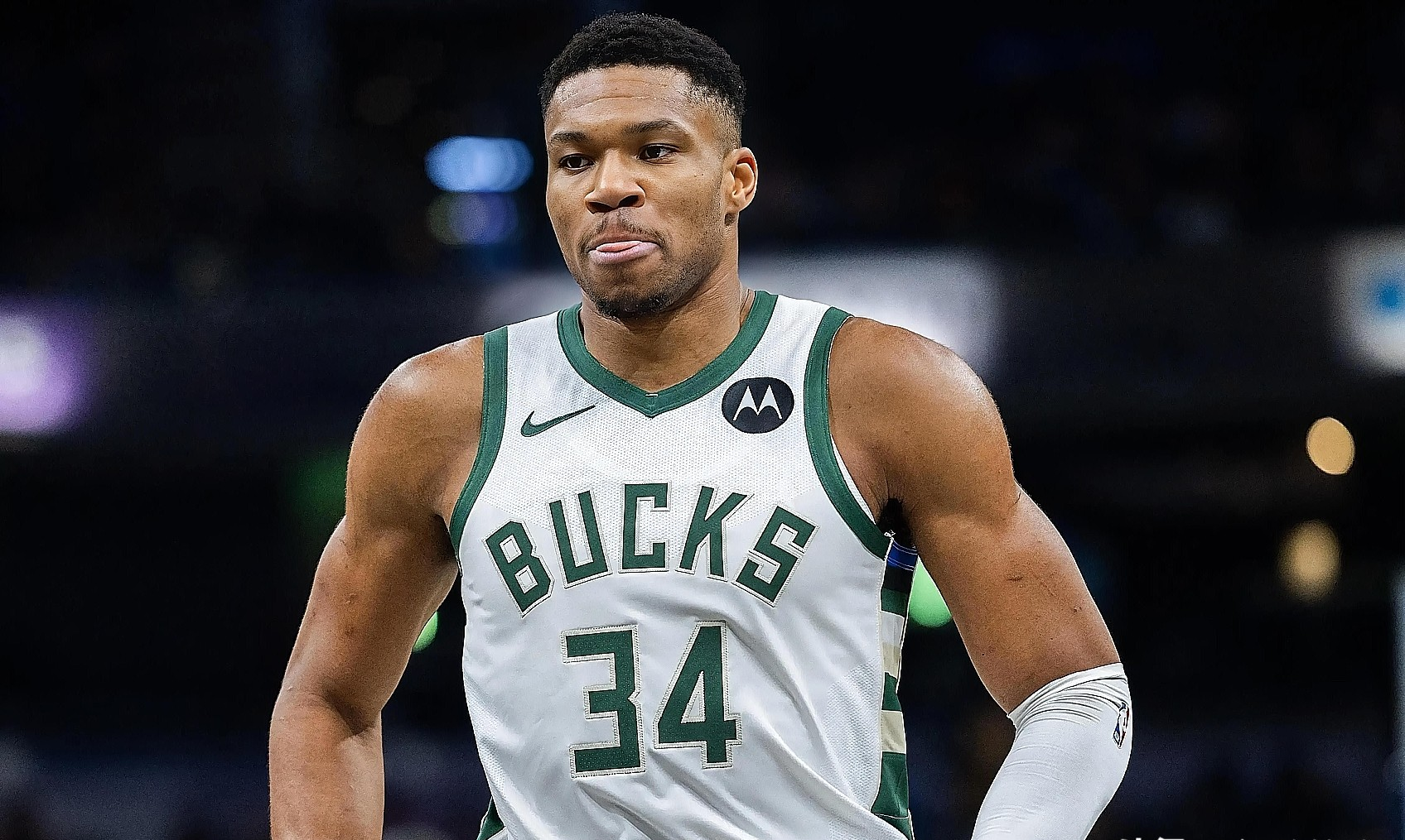 开云官方网站在线登陆-库里三分破纪录比赛全场回放