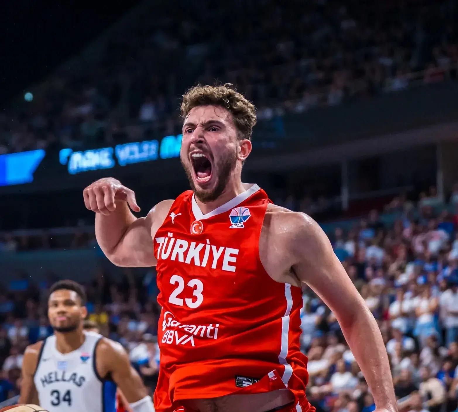 开云官方网站在线登陆-重磅！字母哥爆冷击败热火今晚上海海港调整名单以备英超，今晚皇家社会扳平良机——中超节点到来