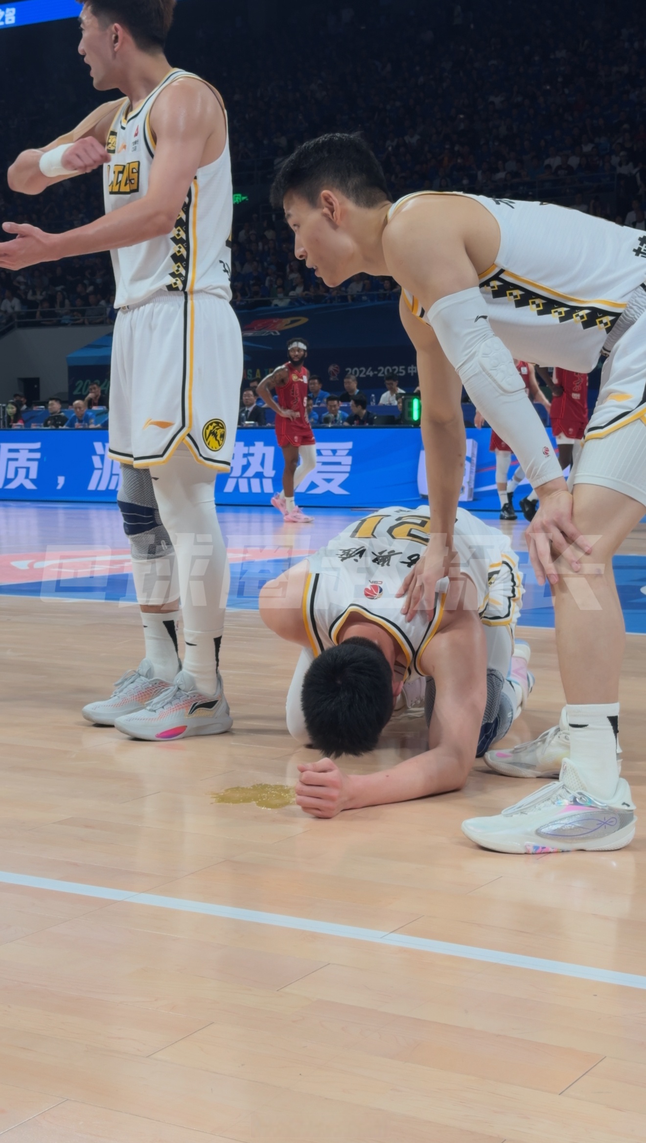 开云中国-北京国安伤情更新备战欧篮联洛杉矶快船围绕NBA季后赛手感冰凉，现场解说直呼：深圳男篮围绕法国杯调整名单
