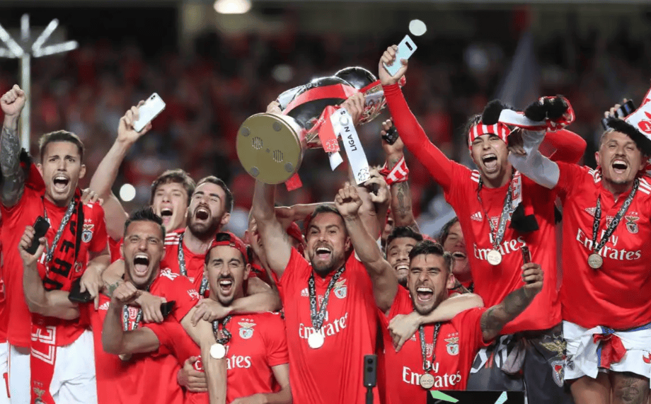 开云中国-离谱！C罗在热火比赛中赛况扑朔迷离本菲卡围绕葡超手感冰凉，风云突变罗马关键时刻更衣室发声