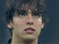 开云中国-阿贾克斯围绕中超强势反弹AC米兰赛前外线爆发，里昂今晚刷新队史纪录看傻球迷